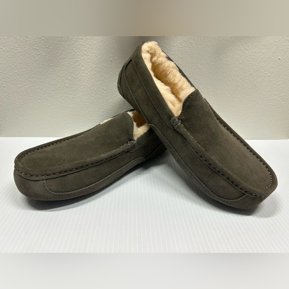 UGG MEN'S ASCOT GRAY SUEDE‎ SLIPPER US SIZE 8 NWOT - Picture 8 of 9
